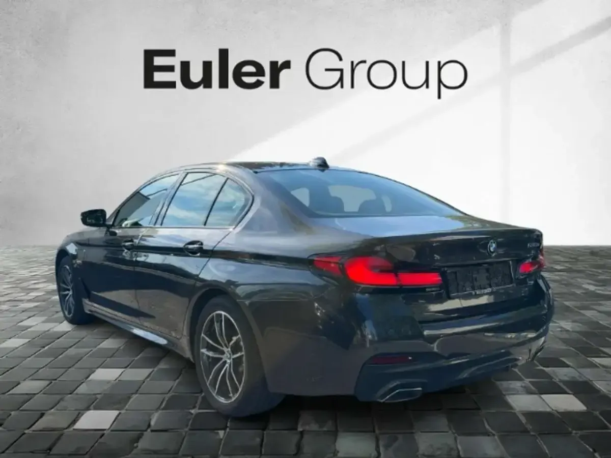 Gebraucht BMW 530e M Sport 292 PS (214 kW) 2023 Grau Limousine