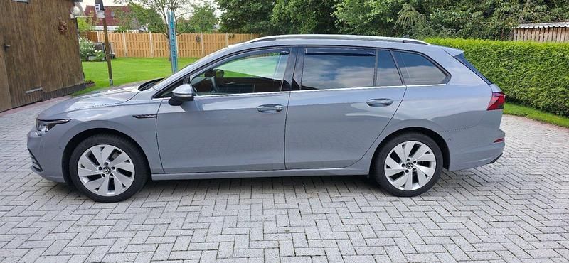 Grau Gebraucht 2020 VW Golf VIII Style Kombi | 19.900 € (Guter Preis) - Bild 1/4