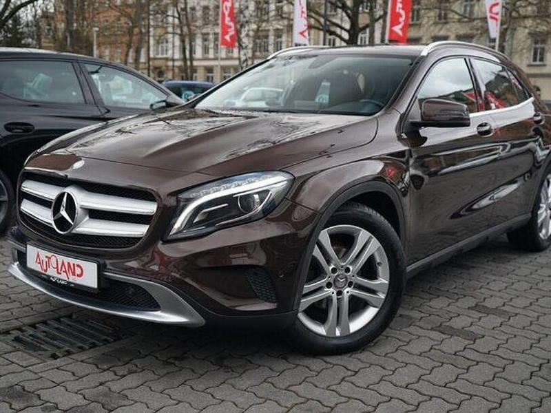 Gebraucht Mercedes GLA200 156 PS (114 kW) 2015 Braun SUV