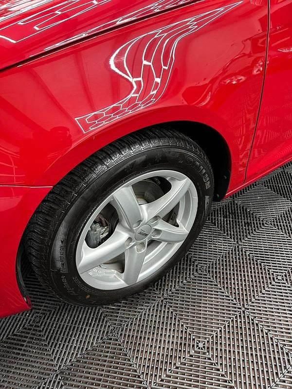 Gebraucht VW Eos 122 PS (89 kW) 2012 Rot Cabrio