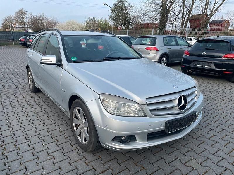Gebraucht Mercedes C220 170 PS (125 kW) 2009 Silber Limousine