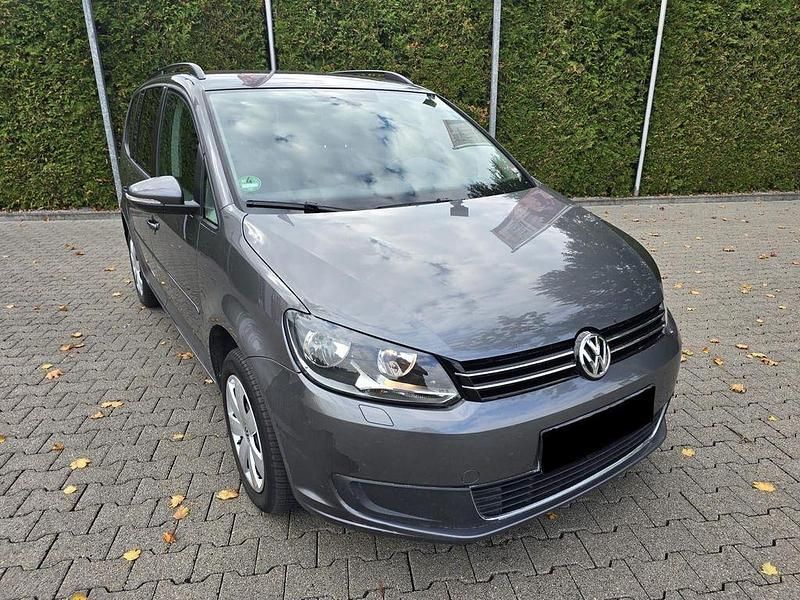 Grau Gebraucht 2010 VW Touran Van / Kleinbus | 4.990 € (Superpreis) - Bild 1/4
