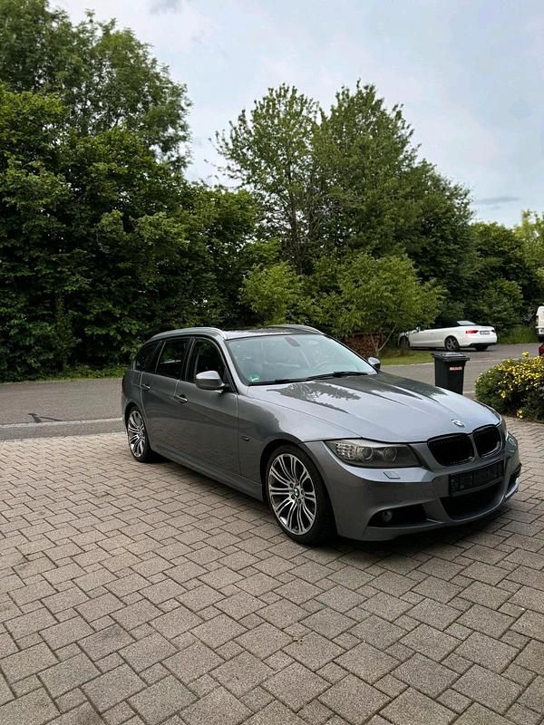 Gebraucht BMW 330 M Sport 245 PS (180 kW) 2012 Grau Kombi