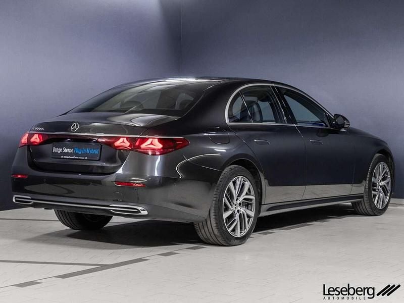 Gebraucht Mercedes E300 313 PS (230 kW) 2024 Graphitgrau Limousine
