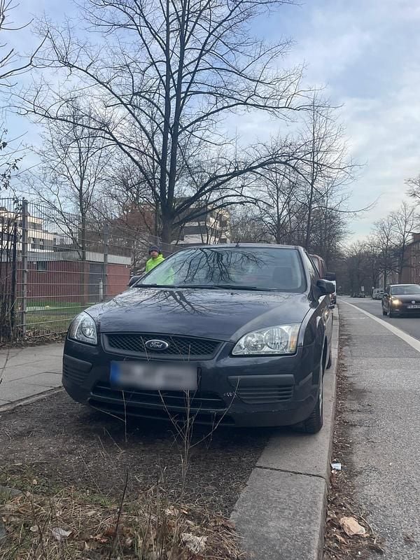 Gebraucht Ford Focus 100 PS (73 kW) 2006 Grau Limousine