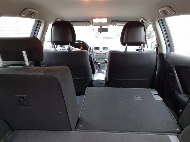 Gebraucht Toyota Avensis Edition 132 PS (97 kW) 2011 Weiß Kombi