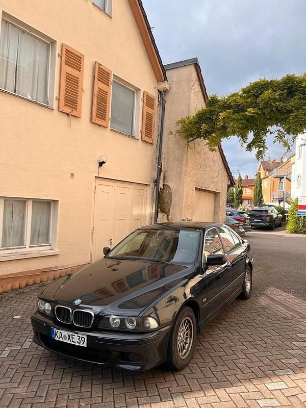 Schwarz Gebraucht 2001 BMW 525 Limousine | 6.000 € - Bild 1/4