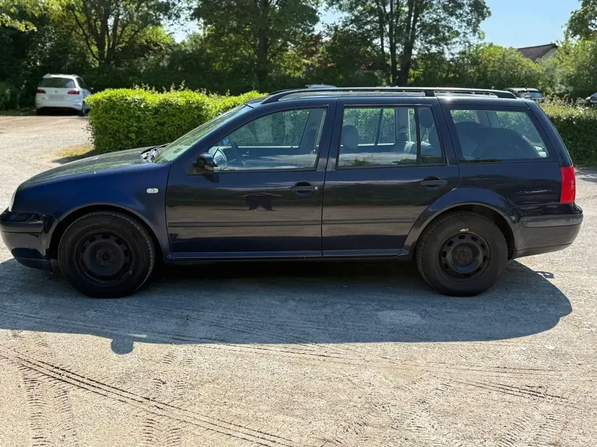 Brugt VW Golf IV 101 HK (74 kW) 2001 Blå Hatchback