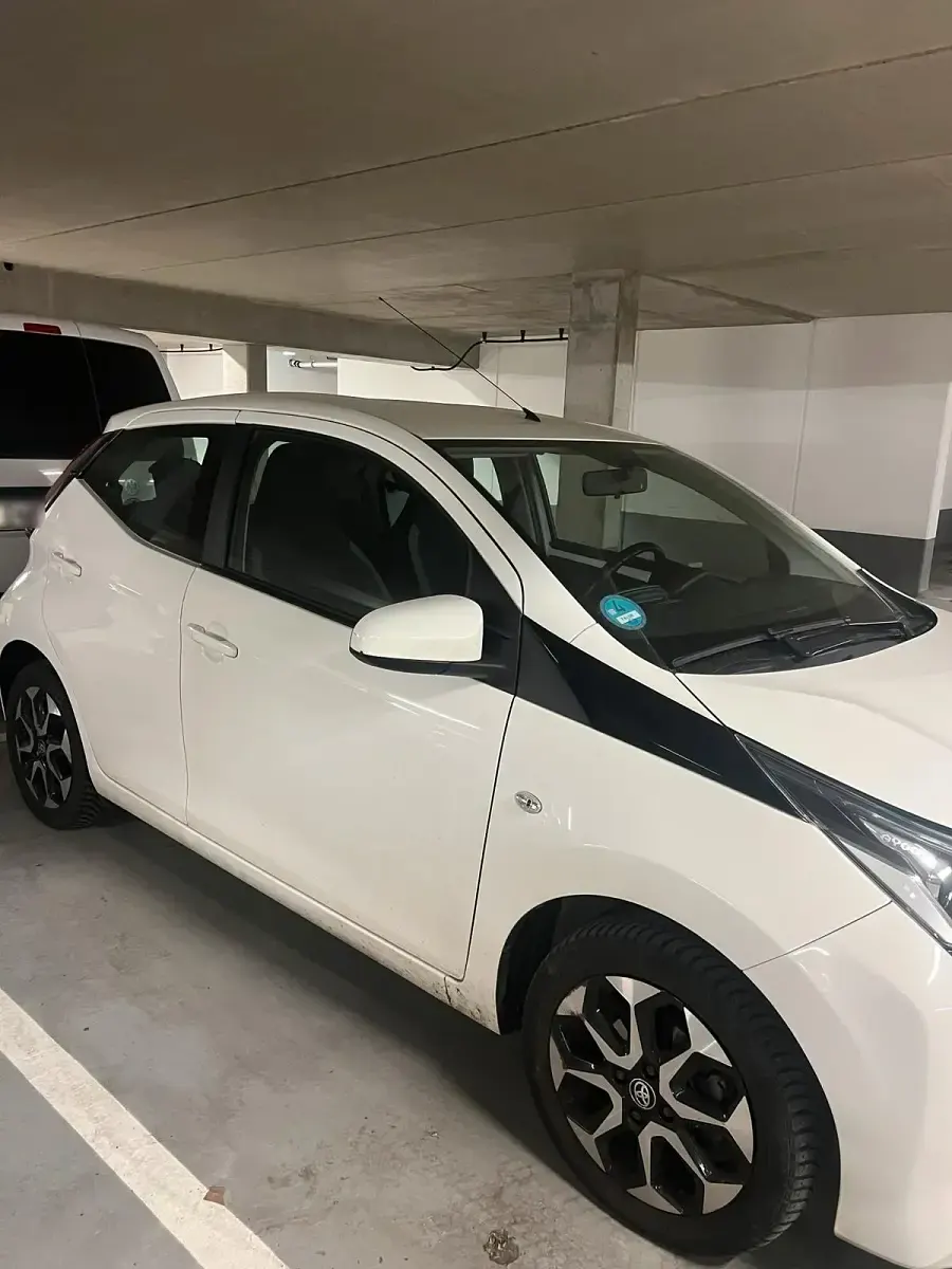 Gebraucht Toyota Aygo 75 PS (55 kW) 2019 Weiß Kleinwagen
