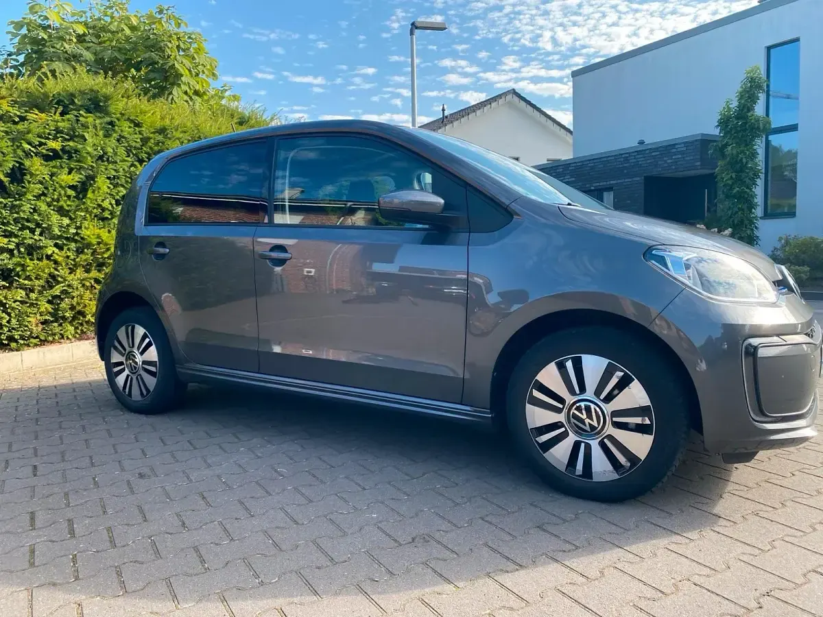Gebraucht VW e-up! Style 61 kW (83 PS) 2022 Grau Kleinwagen