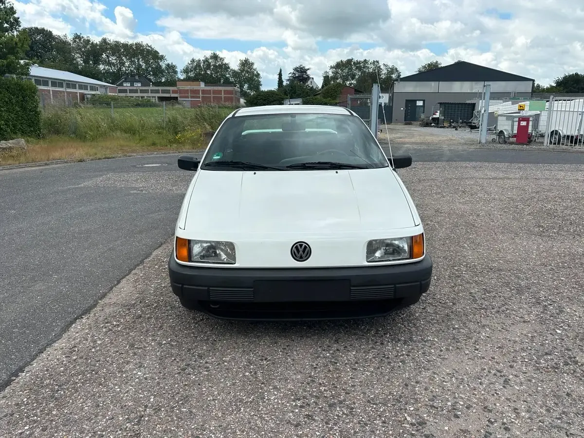 Gebraucht VW Passat 90 PS (66 kW) 1991 Weiß Limousine
