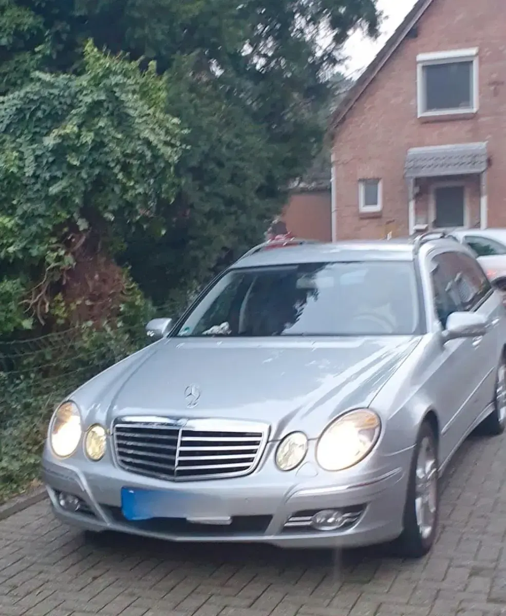 Gebraucht Mercedes E280 190 PS (139 kW) 2009 Silber Kombi