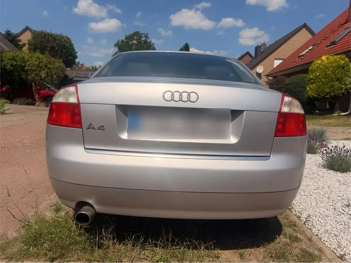 Gebraucht Audi A4 102 PS (75 kW) 2003 Silber Limousine