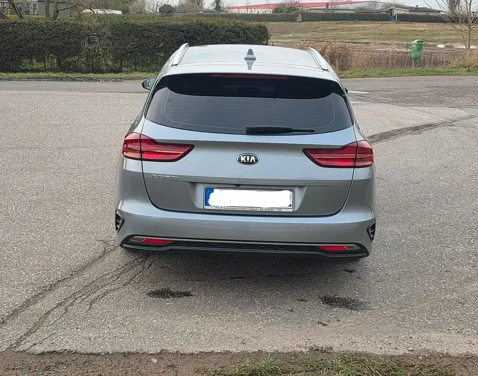 Gebraucht Kia Ceed Sportswagon Silver 140 PS (102 kW) 2019 Silber Kombi