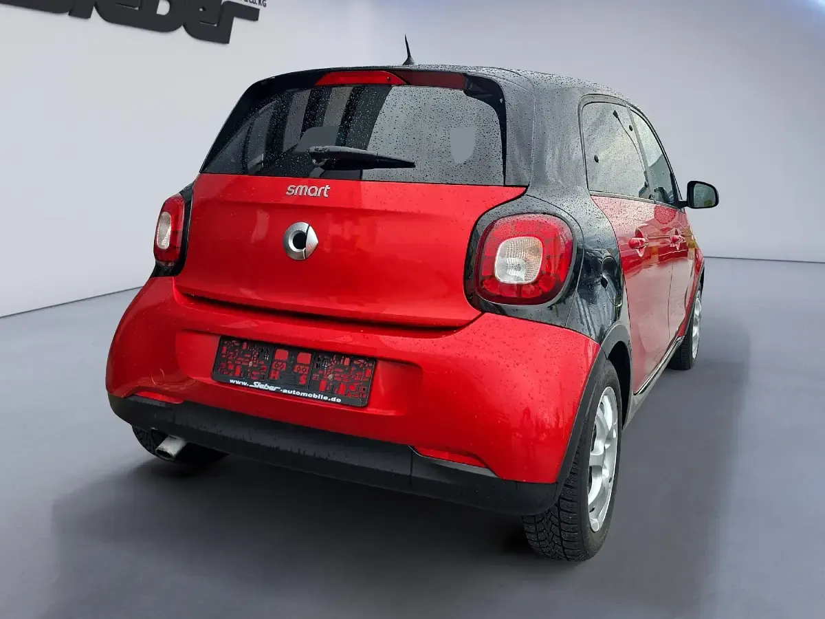 Używany Smart ForFour Prime 90 KM (66 kW) 2016 Czerwony Hatchback