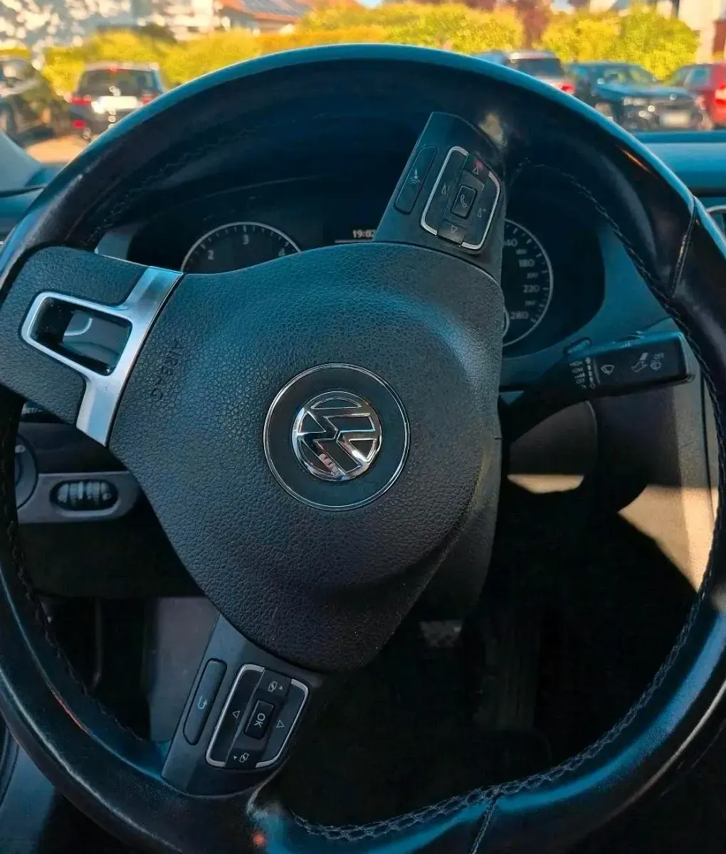 Gebraucht VW Jetta 105 PS (77 kW) 2012 Schwarz Limousine