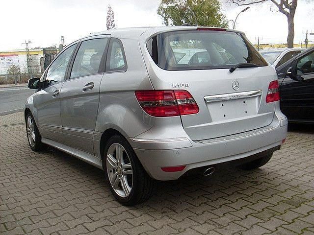 Gebraucht Mercedes B160 95 PS (69 kW) 2010 Silber Van / Kleinbus