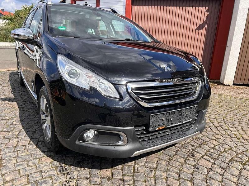 Schwarz perla nera/metallic Gebraucht 2015 Peugeot 2008 Allure SUV | 7.850 € (Fairer Preis) - Bild 1/4