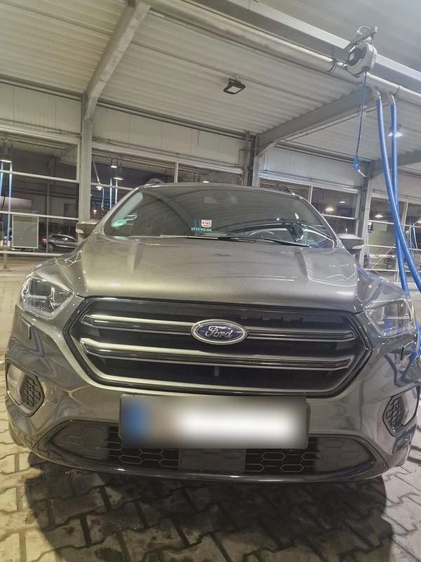 Gebraucht Ford Kuga ST-Line 150 PS (110 kW) 2018 Grau SUV
