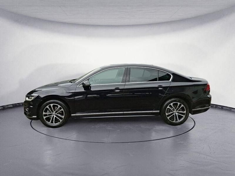 Gebraucht VW Passat R-line 150 PS (110 kW) 2018 Schwarz Limousine