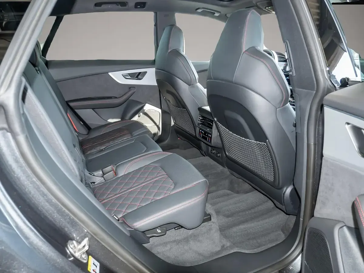 Gebraucht Audi Q8 Exclusive 286 PS (210 kW) 2025 Manufacturer SUV