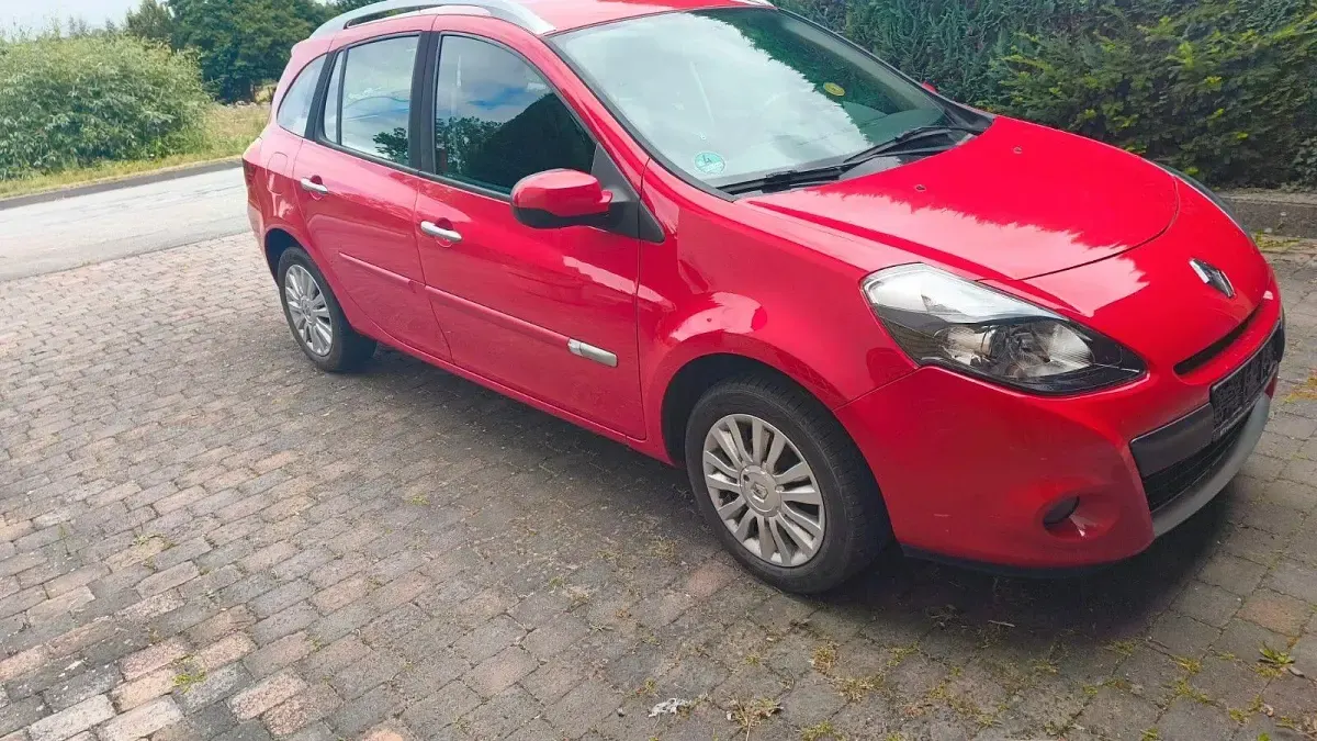 Gebraucht Renault Clio GrandTour 75 PS (55 kW) 2010 Rot Kombi