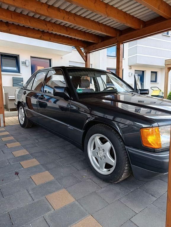 Schwarz Gebraucht 1991 Mercedes 190 Sportline Limousine | 5.990 € - Bild 1/4
