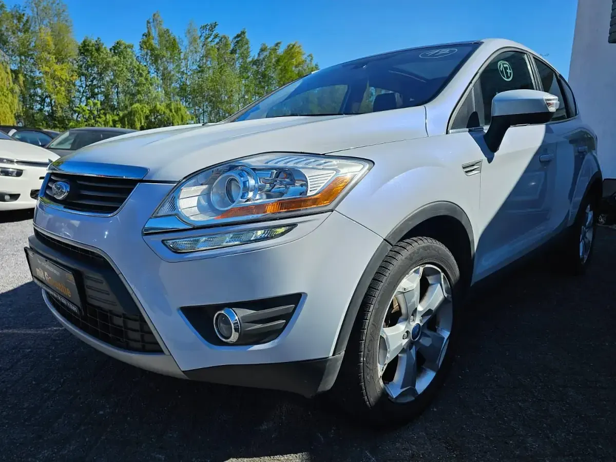Gebraucht Ford Kuga Titanium 140 PS (102 kW) 2011 Weiß SUV