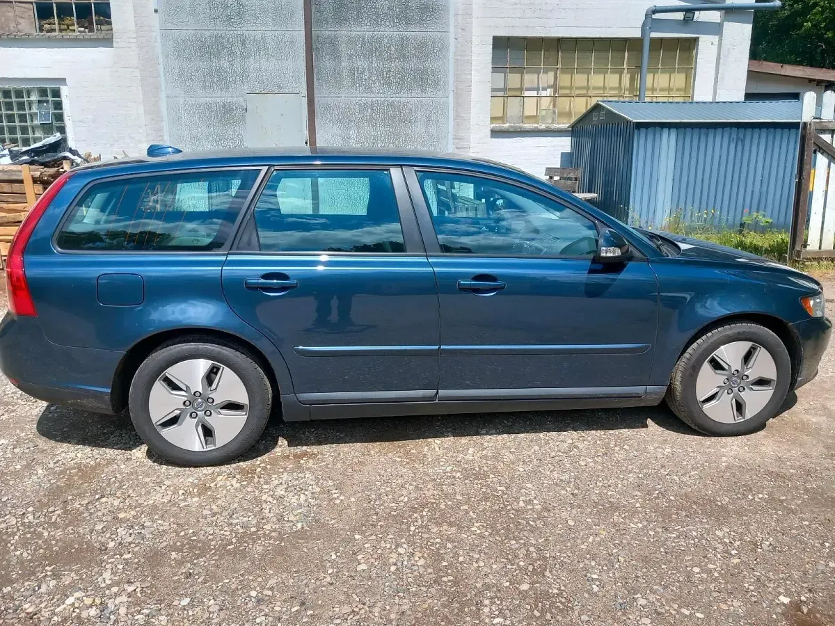 Gebraucht Volvo V50 109 PS (80 kW) 2008 Blau Kombi