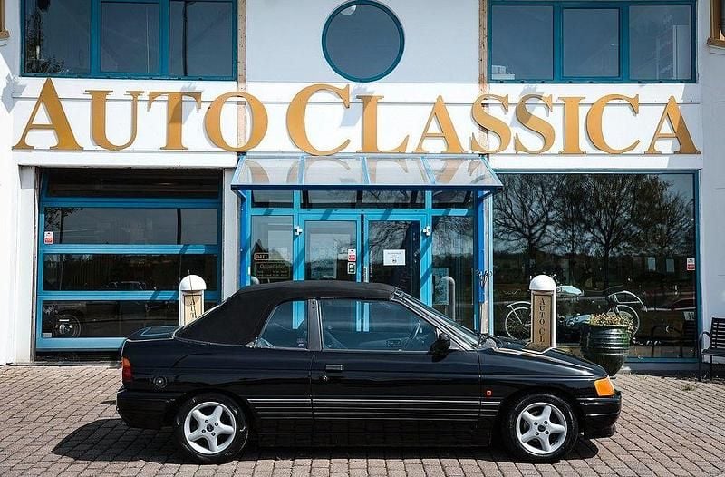 Gebraucht Ford Escort Cabriolet 105 PS (77 kW) 1991 Schwarz Cabrio