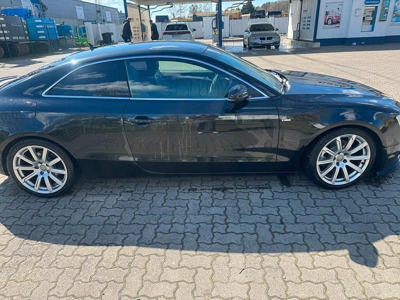 Second-hand Audi A5 179 CP (131 kW) 2011 Negru Coupe