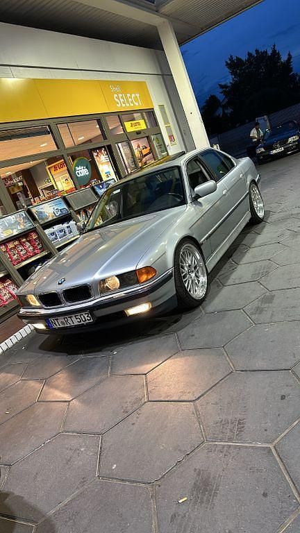 Silber Gebraucht 1997 BMW 740 Performance Limousine | 5.000 € - Bild 1/4