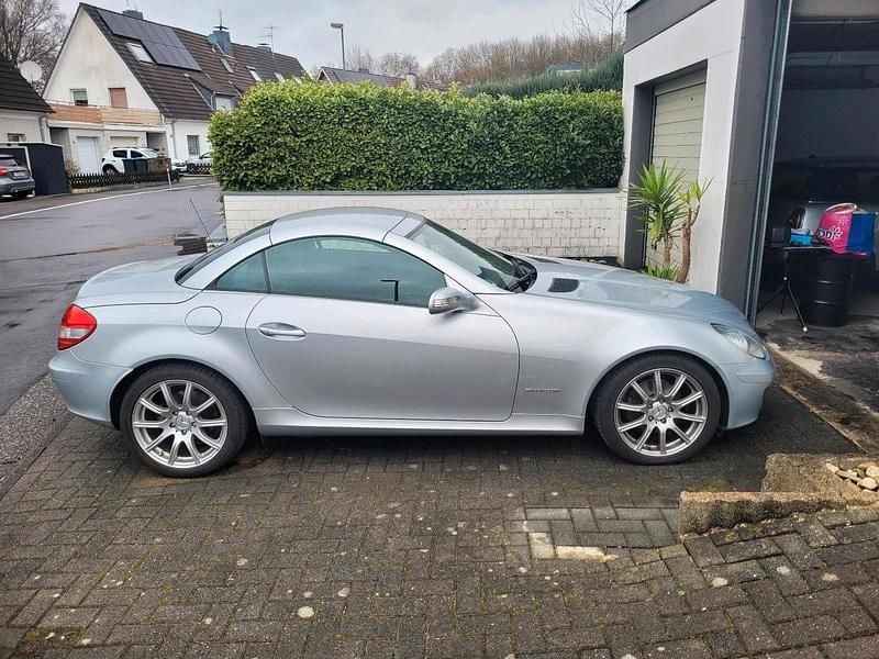 Gebraucht Mercedes 200 163 PS (119 kW) 2004 Silber Cabrio