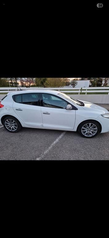 Weiß Gebraucht 2012 Renault Mégane GT Line GT-Line Limousine | 6.300 € (Fairer Preis) - Bild 1/4