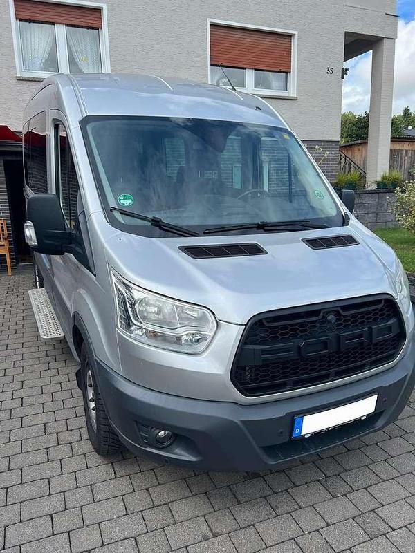 Gebraucht Ford Transit Trend 131 PS (96 kW) 2017 Silber Van / Kleinbus