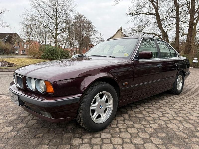 Gebraucht BMW 518 116 PS (85 kW) 1994 Rot Limousine