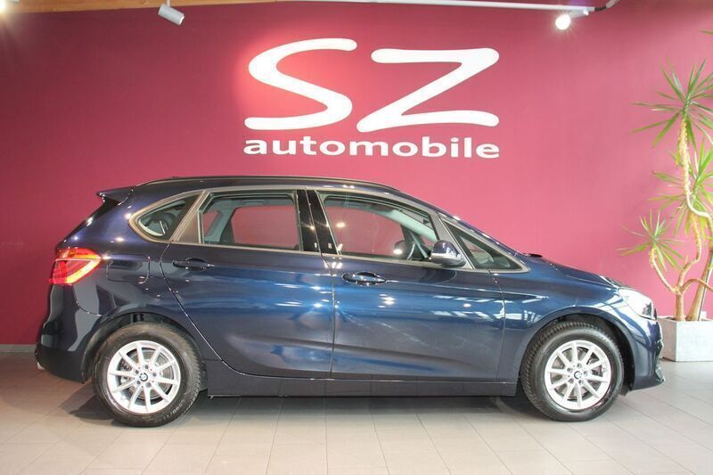 Blau Gebraucht 2019 BMW 220 Active Tourer Sport Line Van / Kleinbus | 22.500 € (Fairer Preis) - Bild 1/4