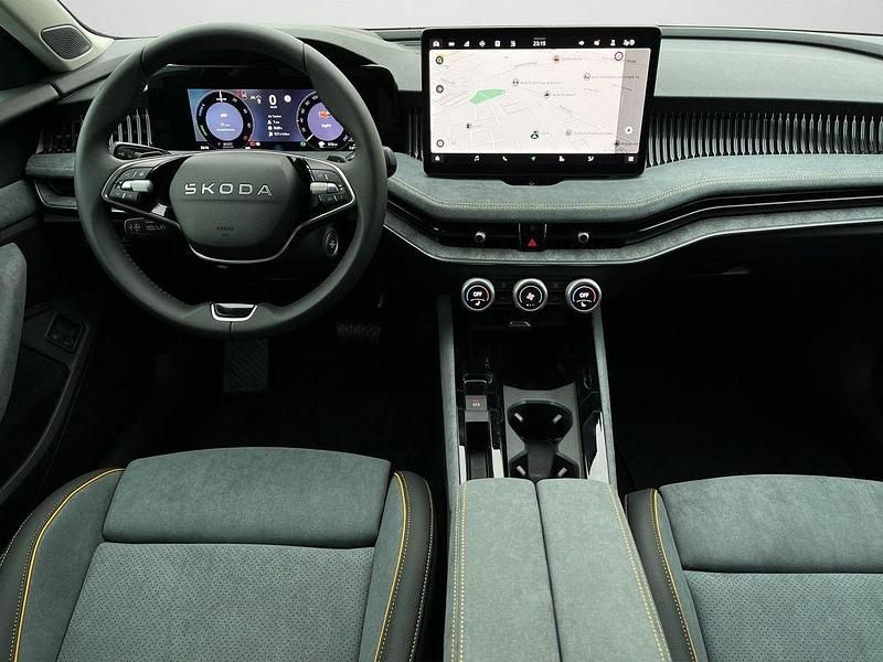 Neu Skoda Superb Selection 204 PS (150 kW) 2025 Grau Kombi