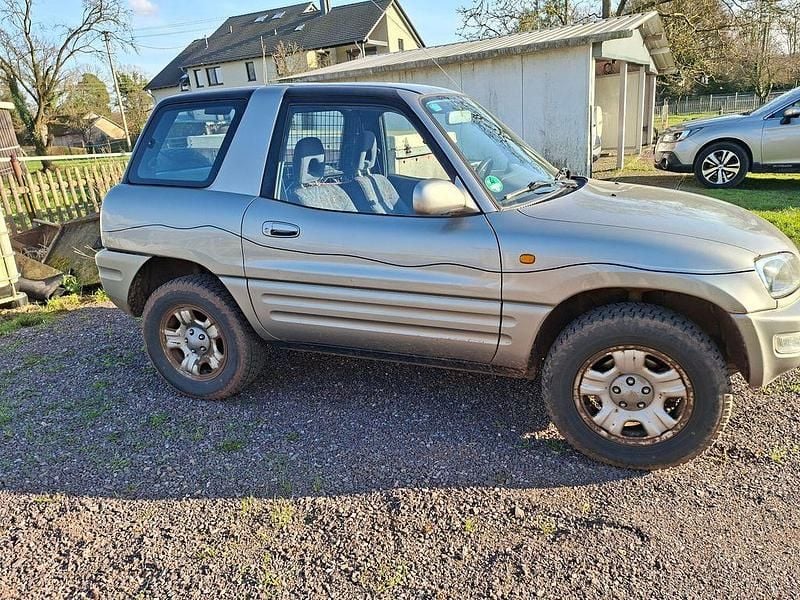 Gebraucht Toyota RAV4 128 PS (94 kW) 2000 Grau SUV