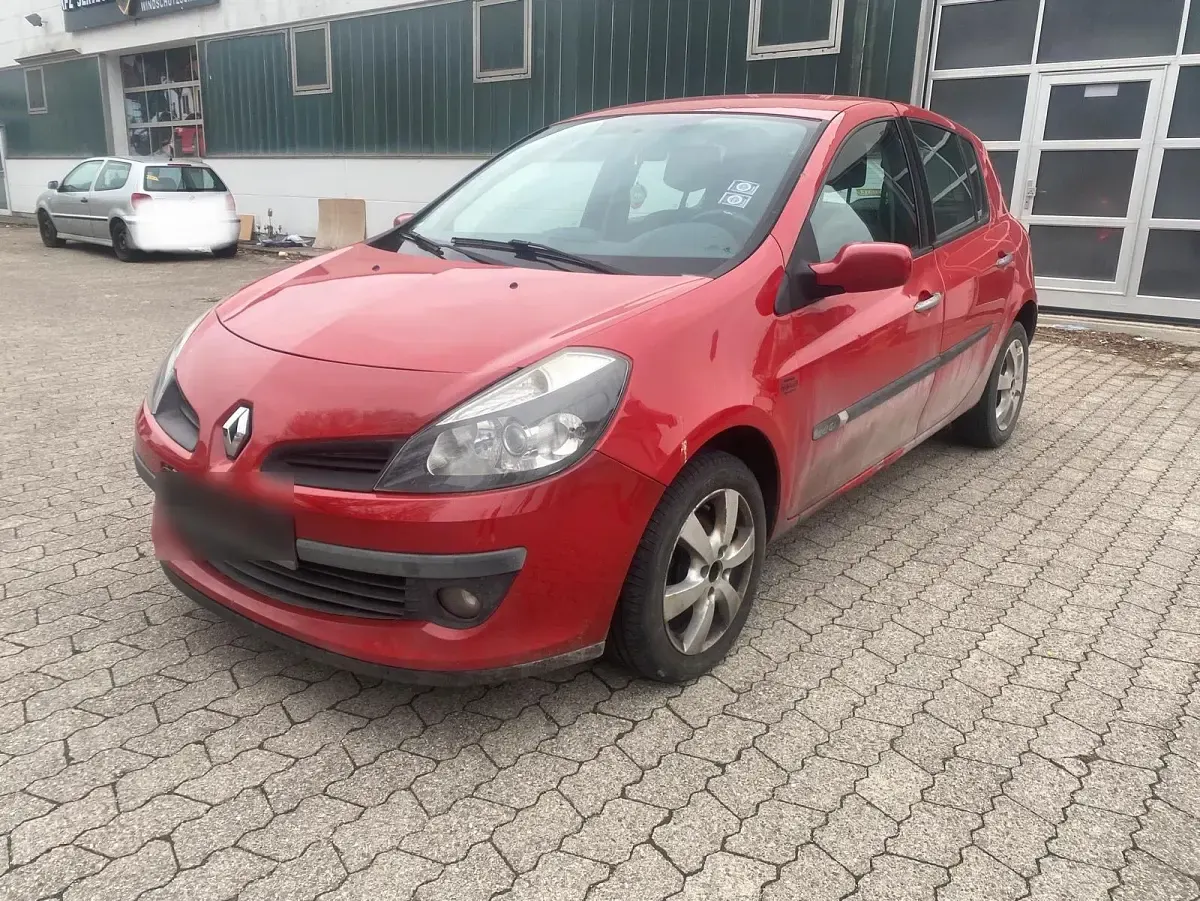 Gebraucht Renault Clio III 86 PS (63 kW) 2006 Rot Kleinwagen