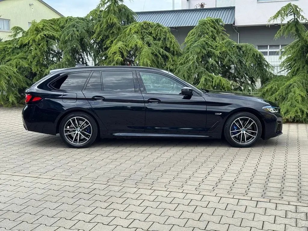 Gebraucht BMW 530e M Sport 184 PS (135 kW) 2022 Schwarz Kombi