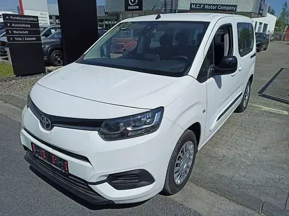 Gebraucht Toyota Proace Verso City 102 PS (75 kW) 2022 Schaumweiß Kombi