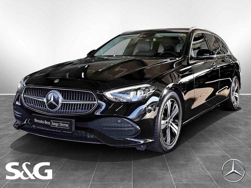 Unilack schwarz Gebraucht 2022 Mercedes C220 Avantgarde Kombi | 27.870 € (Fairer Preis) - Bild 1/4