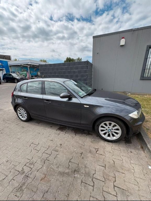 Grau Gebraucht 2007 BMW 116 M Sport Kleinwagen | 3.500 € (Guter Preis) - Bild 1/4