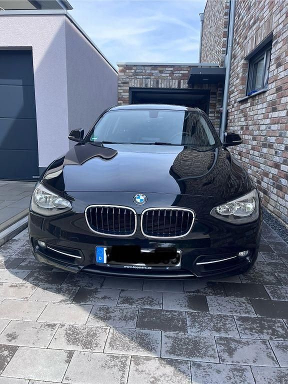 Schwarz Gebraucht 2014 BMW 116 Sport Line Kleinwagen | 11.900 € (Etwas zu teuer) - Bild 1/4