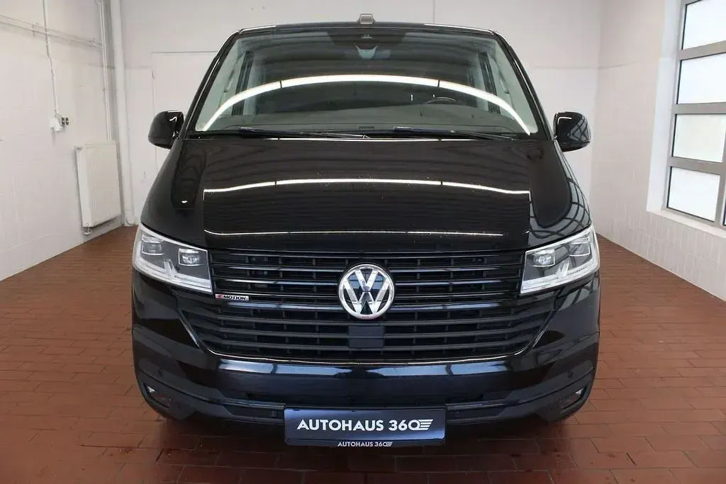 Używany VW Multivan Highline 204 KM (150 kW) 2021 Czarny Minivan