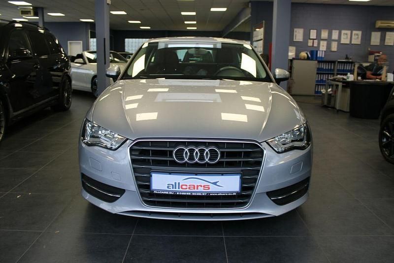 Gebraucht Audi A3 Attraction 150 PS (110 kW) 2014 Silber Limousine