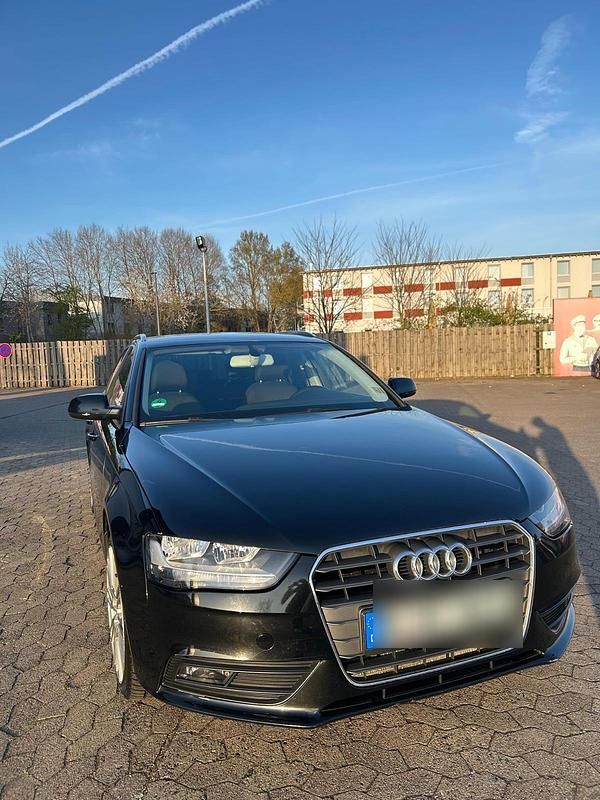 Gebraucht Audi A4 143 PS (105 kW) 2013 Schwarz Kombi
