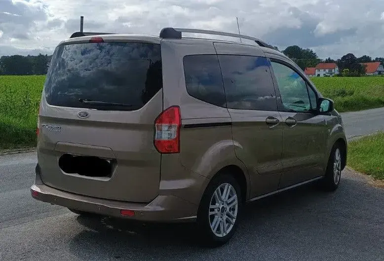 Gebraucht Ford Tourneo Courier Titanium 101 PS (74 kW) 2019 Van / Kleinbus