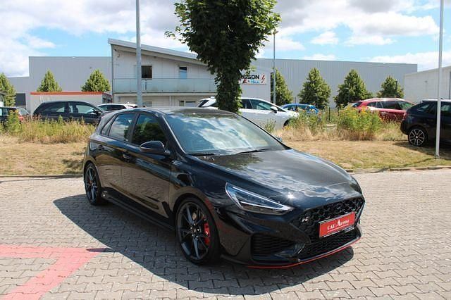 Schwarz Gebraucht 2021 Hyundai i30 N Performance Limousine | 31.930 € (Etwas zu teuer) - Bild 1/4